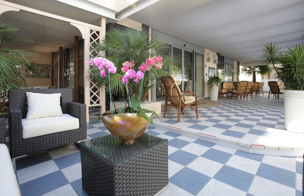 Hotel Venezia Rimini Bagian luar foto